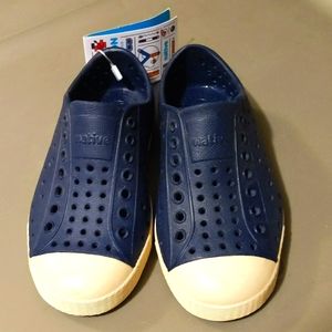 NWT Toddler Boy's Native Shoes Jefferson style in navy, size 10